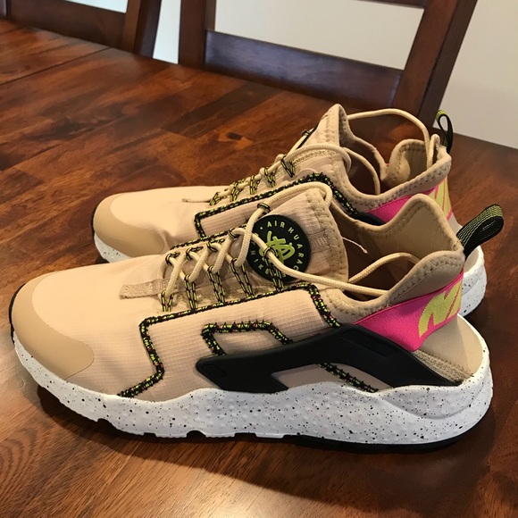 Nike Shoes - Nike air huaraches ultra 11.5 women’s fits 10.5